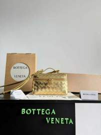Picture of Bottega Veneta Handbags _SKUfw220856027fw
